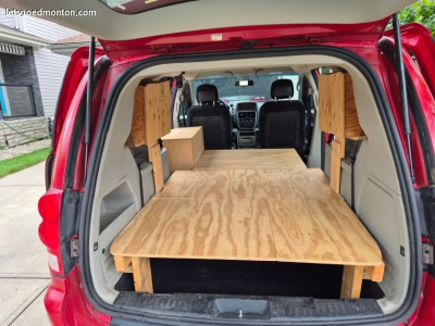 중고거래 - Dodge grand caravan camping 키트